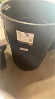 32 gal outdoor trash can with, flood light, & 2