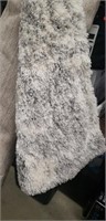 Large plush rug gray and white shag 7'8"x 10'1"