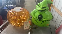 Halloween decor- 1 lighted glass pumpkin (battery