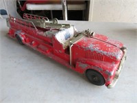 VINTAGE 1955 HUBLEY METAL FIRE TRUCK W/ LADDER