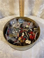 VINTAGE LOT OF BUTTONS, SOUTHERN BELL PATCH+++