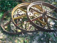3 iron wagon wheels 32"