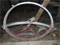3 ring molds for round table
