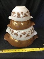 Pyrex Nesting Mixing Bowls
