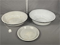 Black & White Enamel Bowls & Pie Dish