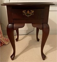 Oval Top Queen Anne Side Table