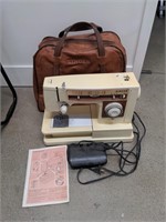 Vintage Singer 6105 Sewing Machine in original