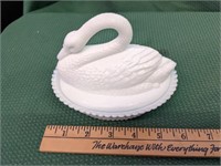 White Glass Swan On Nest NMGCS
