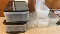 12 plastic containers with the lids - all empty