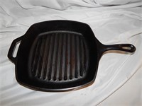 Lodge Cast Iron Square Grilling Pan