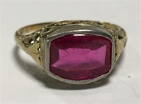 14k Gold Ring With Pink Stone