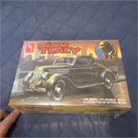 AMT Dick Tracy 1/25 car model.