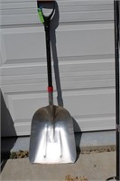 ALUM. SCOOP SHOVEL