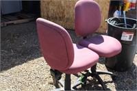 LOT OF TWO OFFICE CHAIRS