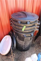 30 GAL TRASH CANS AND LIDS 5X$
