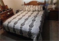 Keller oak queen size bed, complete w/ headboard,