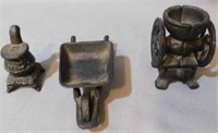 Miniature cast iron: 2 piece wheelbarrow - Coffee