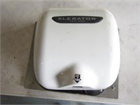 Exlerator Hand Dryer Condition Unkown