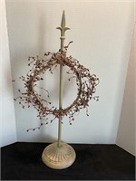 Berry & star wreath, stand