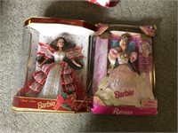Happy Holidays Barbie And Rapunzel Barbie