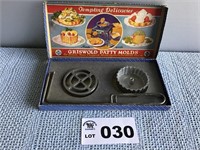 GRISWOLD #1 SHALLOW PATTERN PATTY MOLDS
