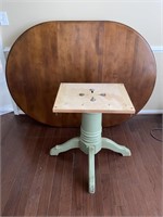 Vintage Cochrane Furniture Maple Pedestal Table
