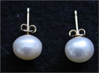 14K GOLD MEDIUM FRESH WATER PEARL STUDS