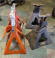 FOUR JACK STANDS