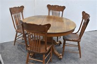 Round Oak Claw-Foot Pedestal Table w/4 Chairs