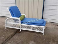 Outdoor Patio Chaise Lounge Seat