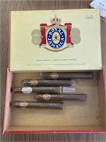 Jamaica cigar box with 5 cigars