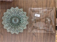 Green plate and flower pattern tray
