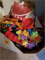 BOX OF ASSORTED TOYS