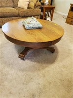 NICE ROUND OAK COFFEE TABLE - ON CASTERS