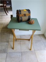 TELEVISION TRAY AND DECOR - CHEST / PUMPKIN