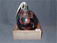 BLOWN GLASS ORNAMENT ON STAND