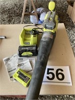 Ryobi leaf blower w/battery and charger