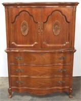 Bassett gentleman's chest with fitted drawers