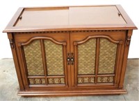 Magnavox vintage record player cabinet