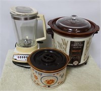Blender, Crock Pot and Potpourri Crock (3pcs)