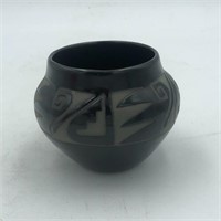 LM NAVAJO POT