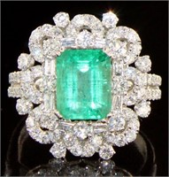 18kt Gold 4.28 ct Natural Emerald & Diamond Ring