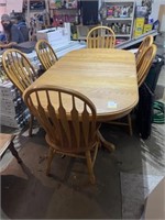 Kitchen table with 2 leaves & 6 chairs