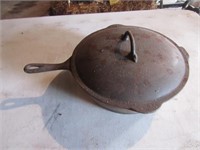 cast iron skillet w/lid