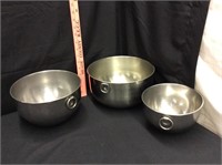 3 Stainless Steel Mixing Bowls w Loop Pour Handles