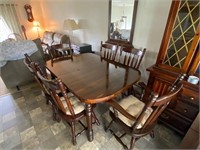 DARK WOOD EARLY AMERICAN STYLE TABLE, 6 CHAIRS &