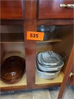 BAKING DISHES & RELATED IN CABINET