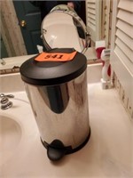 SMALL WASTE CAN, MIRROR, LADIES SHAVER