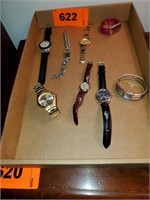 FLAT OF 8 WATCHES