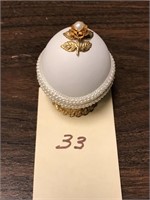 Eggspressions Faux Pearl And Gold Trim Egg